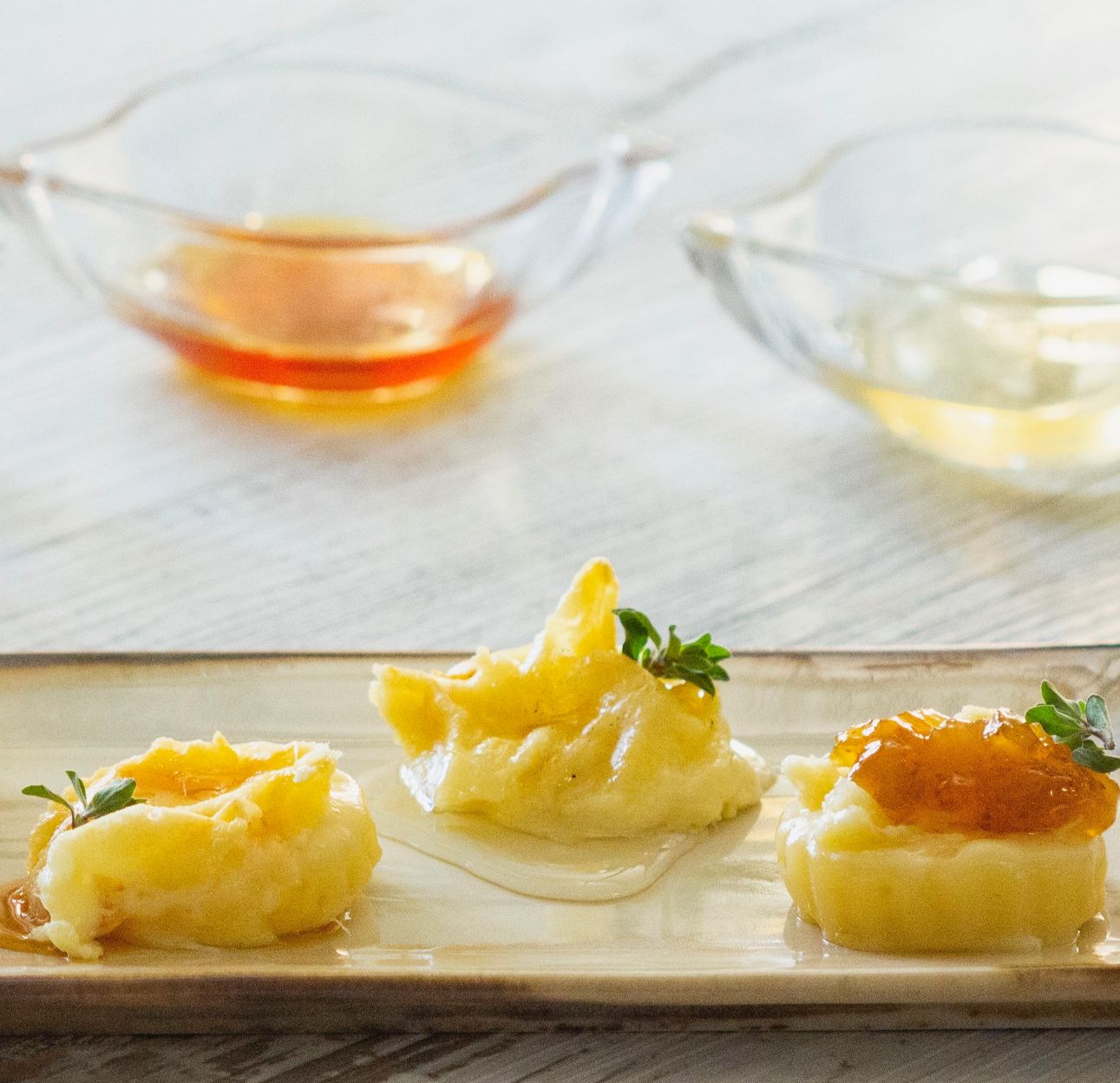 Formaggio grigliato con miele e marmellata, image size:1291x1248