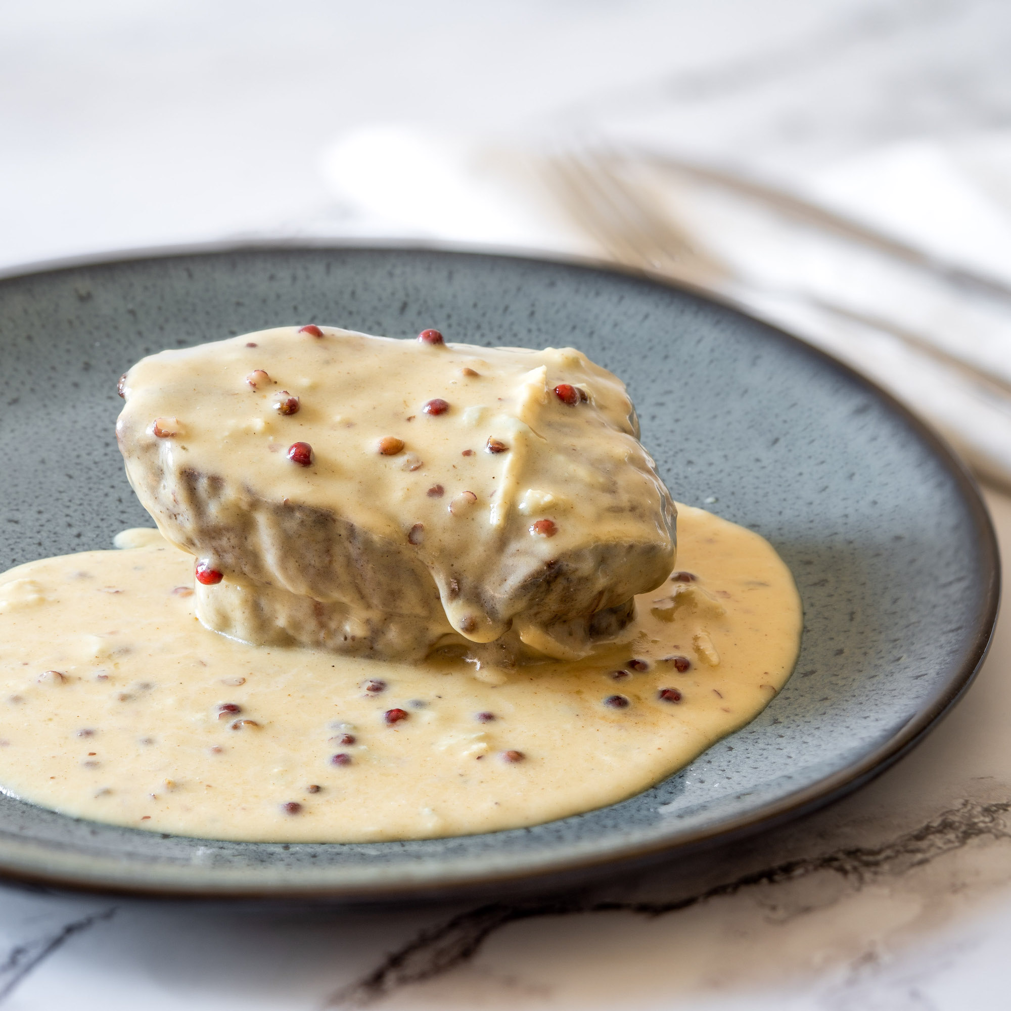 Filetto di manzo al gorgonzola e pepe rosa