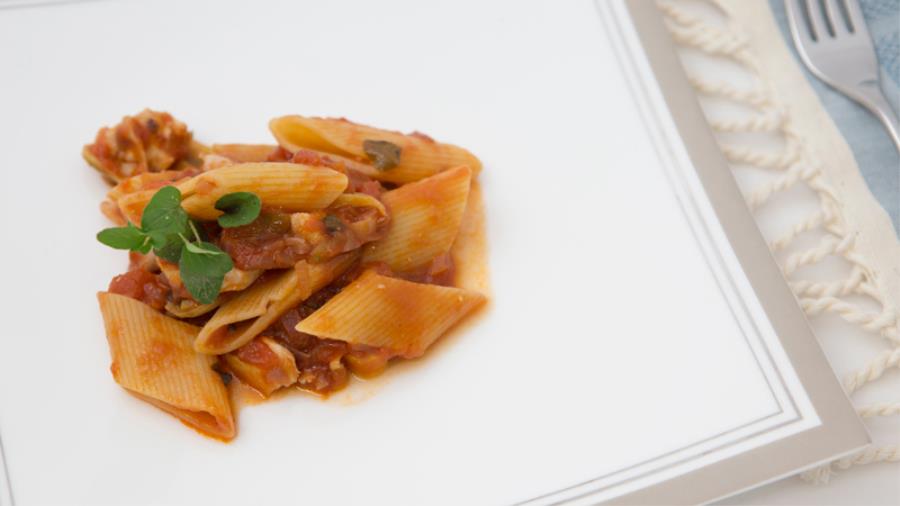 Pennoni napoletani al ragù di coniglio