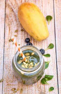 5-smoothie-per-stare-in-forma-in-estate-con-le-prugne-della-california-e-le-ricette-di-teresa-balzano