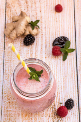 5-smoothie-per-stare-in-forma-in-estate-con-le-prugne-della-california-e-le-ricette-di-teresa-balzano