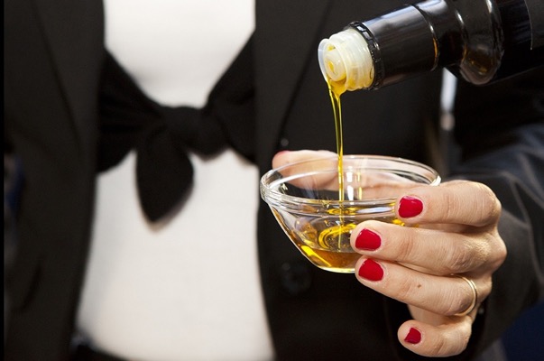 Mestieri Diversi Come Si Diventa Assaggiatore D Olio Saporie