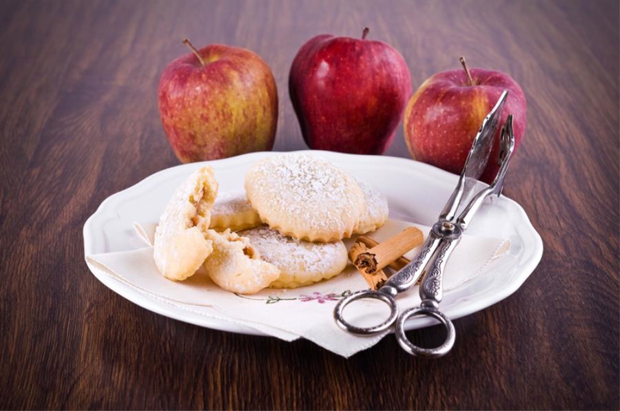 Biscotti ripieni di marmellata di mele e cannella - Saporie