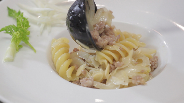 Fusilloni Napoletani Con Finocchio Salsiccia E Mandorle Saporie
