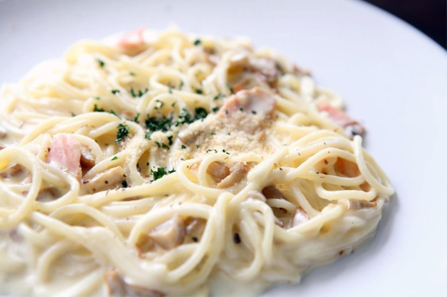 Spaghetti Al Salmone Saporie<script async src=