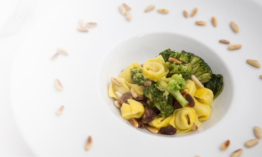 Tortellini con prosciutto crudo di Parma e parmigiano reggiano Saporie