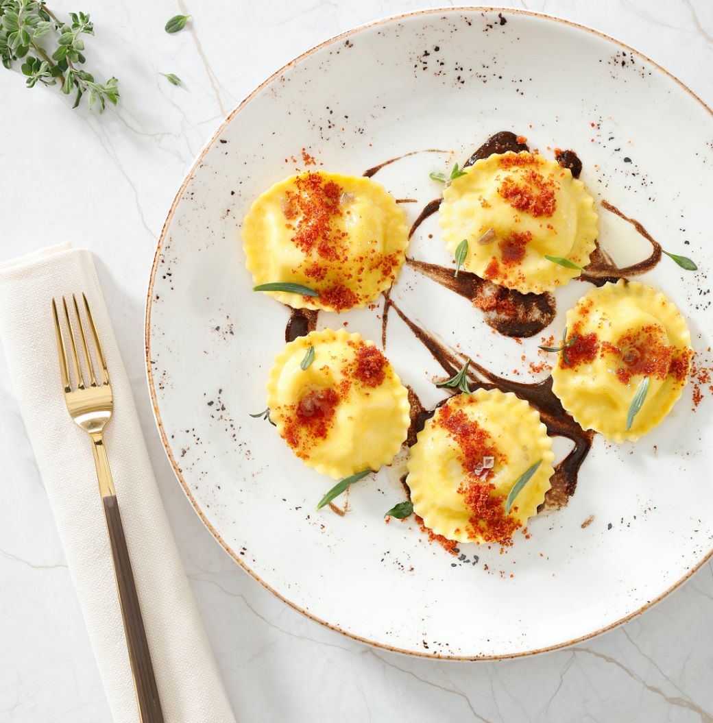 Ravioli Asiago E Funghi In Salsa Di Aglio Nero Ricette Gourmet Saporie